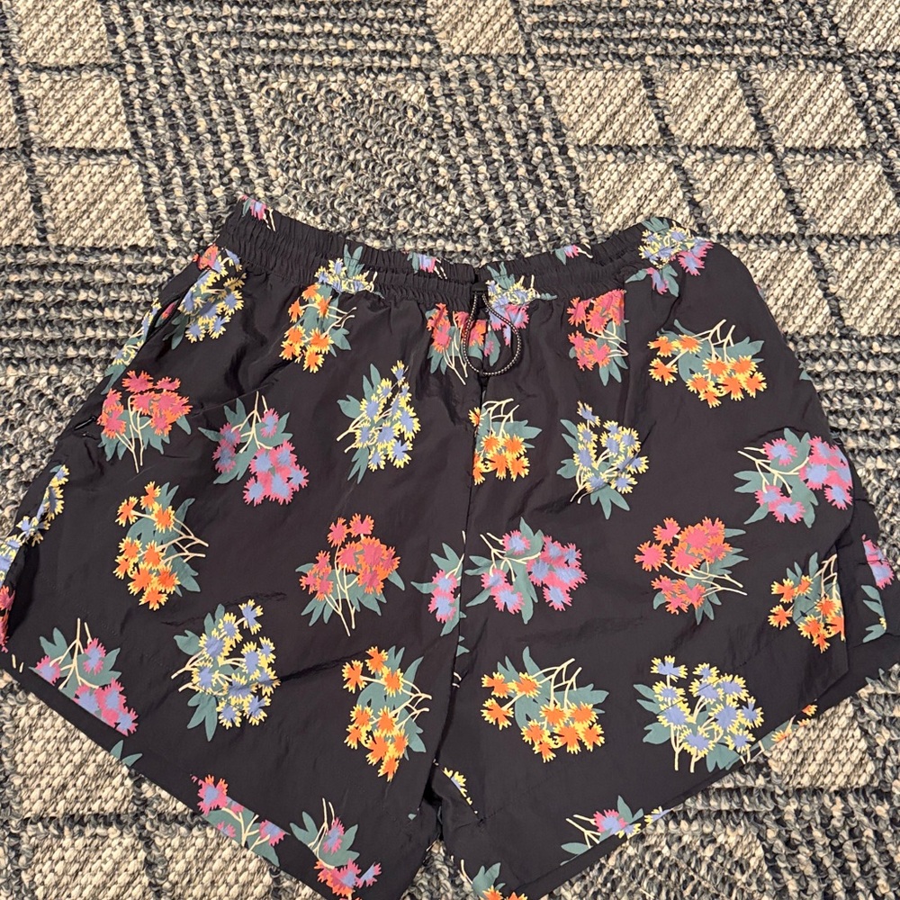 The Great Outdoors The Rover Short in Floral Print Large